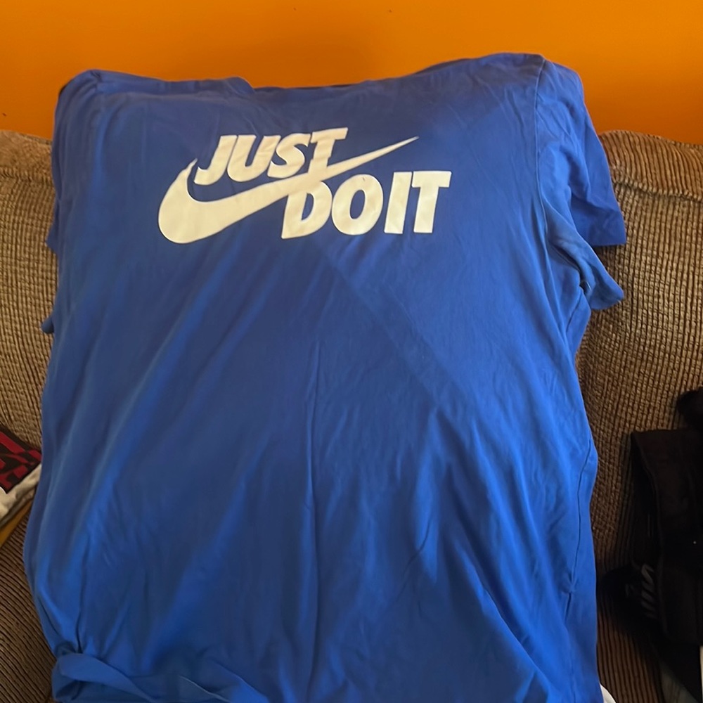 Nike t shirt